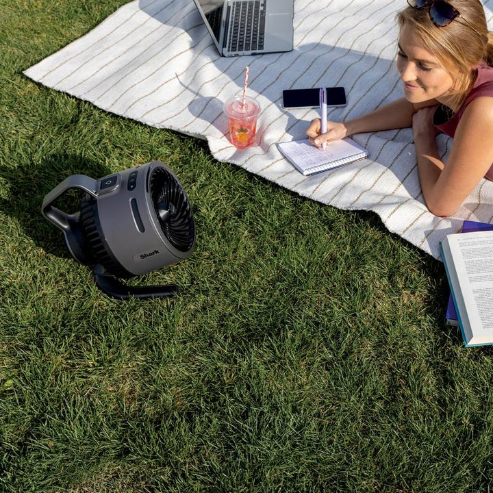 Shark Flexbreeze Hydrogo FA052 Portable Misting Fan - Stay Cool Anywhere!