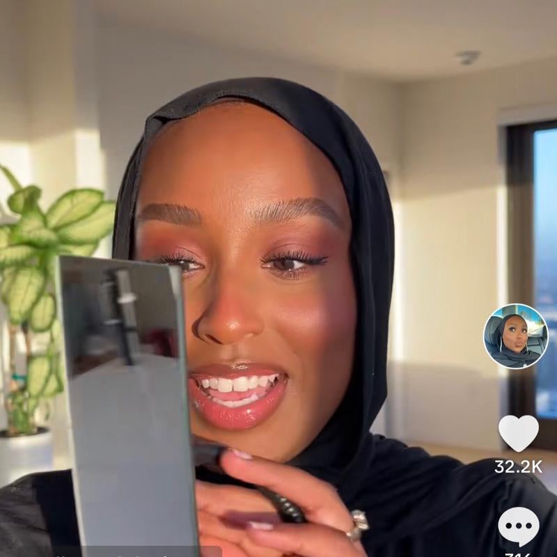 Versatile Adjustable Clip-On Convex Mirror for Selfies, Tripods, and Security - Perfect for Influencers and UGC Creators!