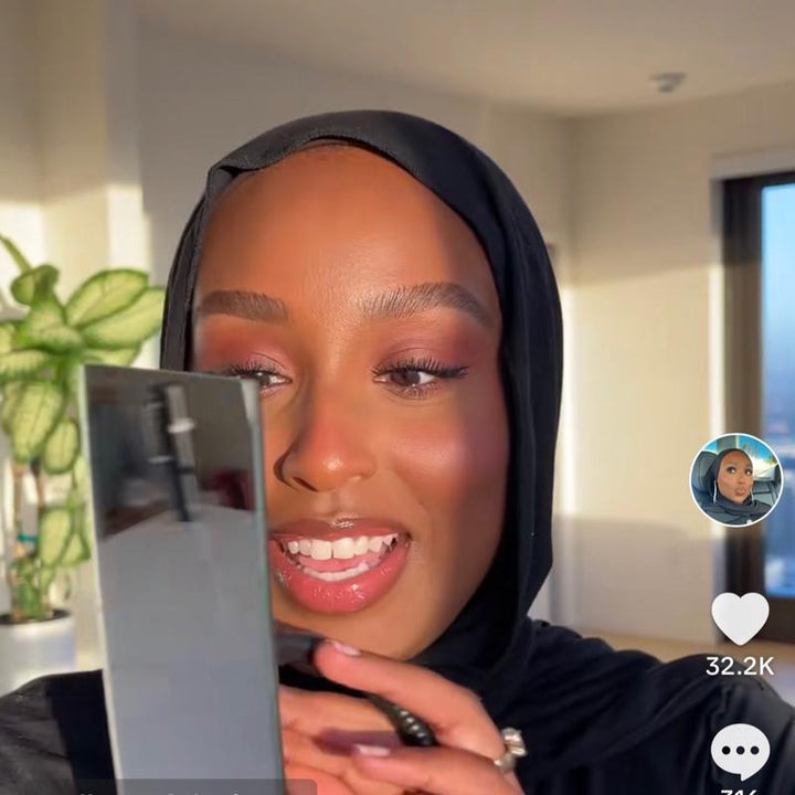 Versatile Adjustable Clip-On Convex Mirror for Selfies, Tripods, and Security - Perfect for Influencers and UGC Creators!